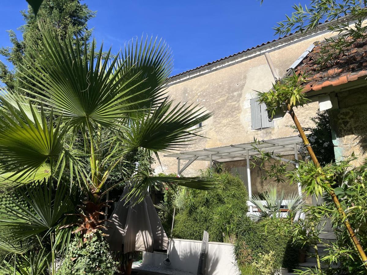 Chambre Paisible Dans Une Ancienne Batisse Renovee Issigeac Exterior foto
