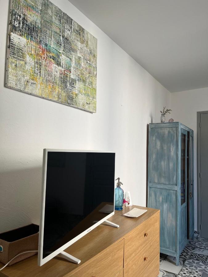 Chambre Paisible Dans Une Ancienne Batisse Renovee Issigeac Exterior foto